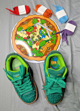 Size 5 Jr KIDS TMNT PUMA Teenage Mutant Ninja Turtles x Suede XL Pizza Box